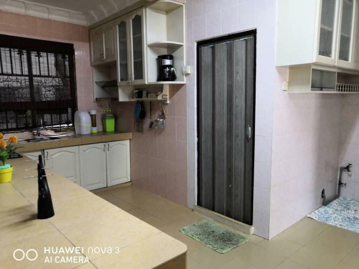 Ibu Home-To-Stay Pasir Gudang Ngoại thất bức ảnh
